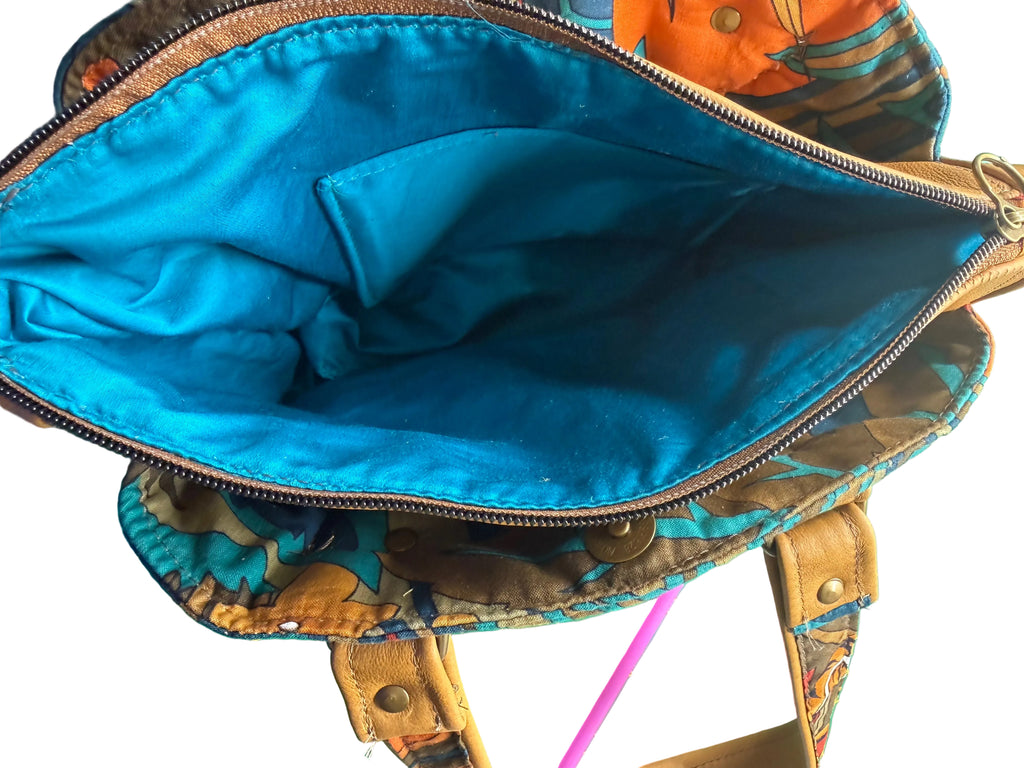Shoulders bags