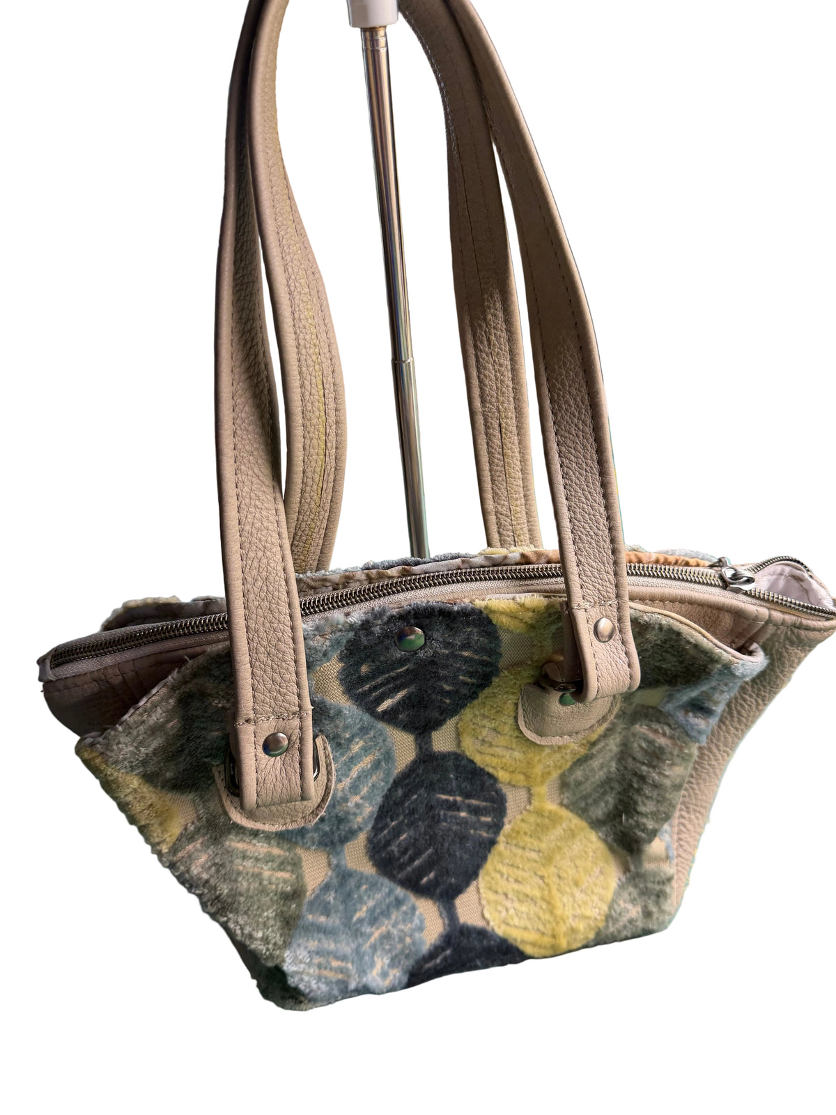 Shoulders bags
