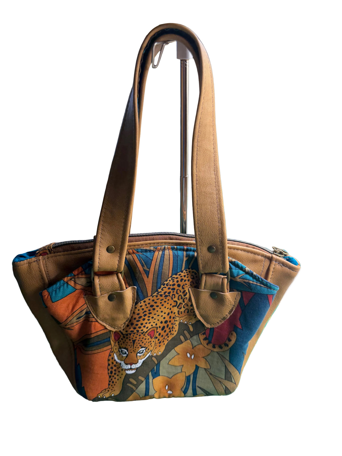 Shoulders bags