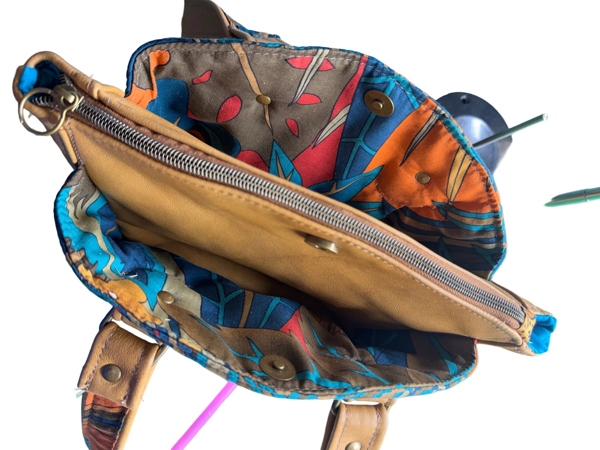Shoulders bags