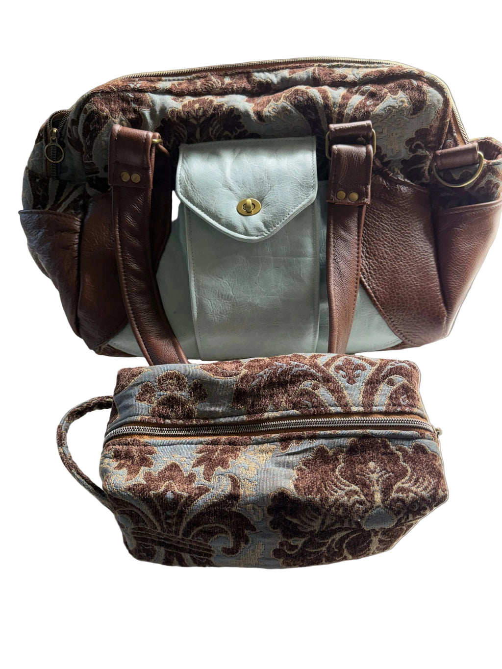 Large overnight travel bag